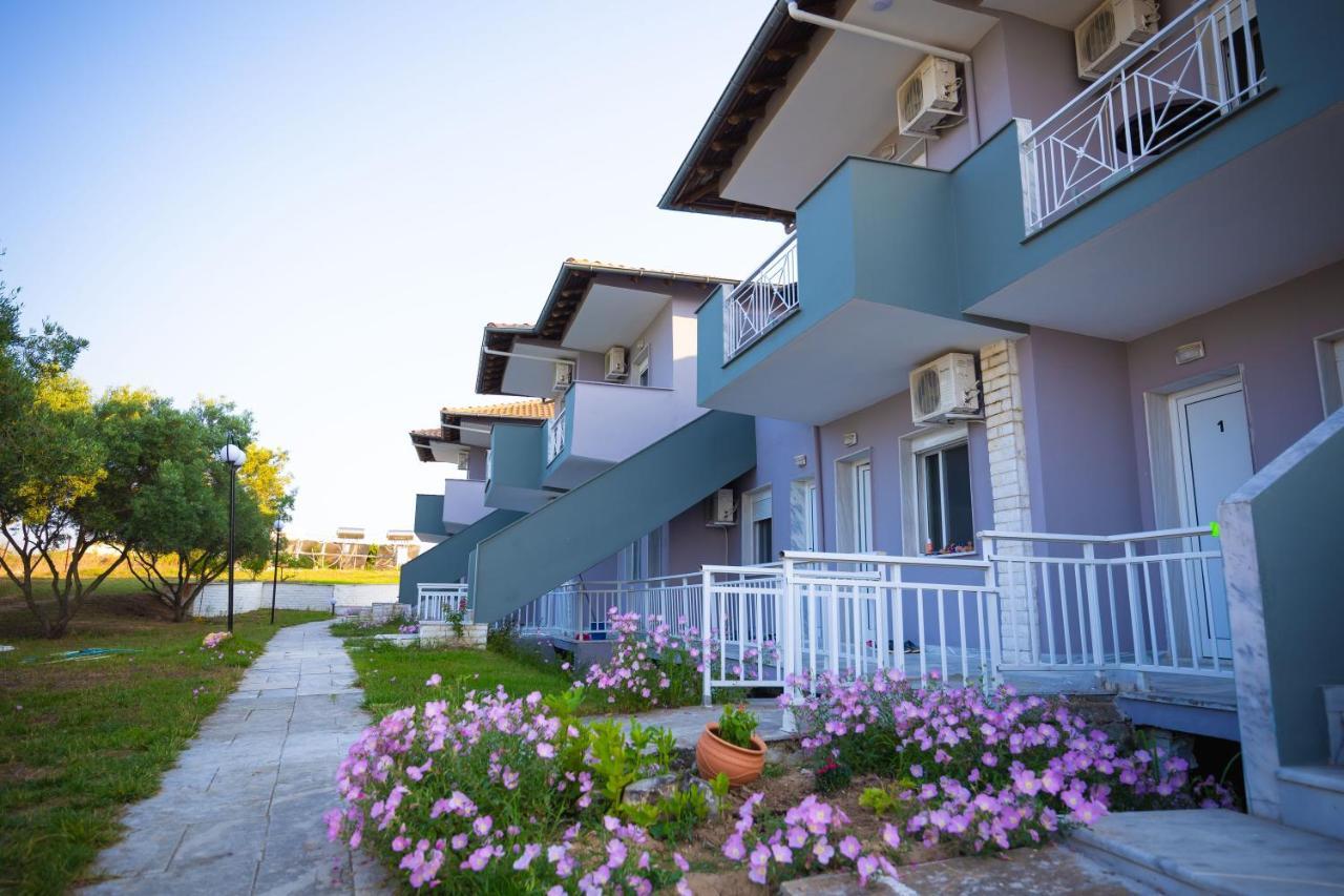 Marele Hills Apartments Nea Fokea Ngoại thất bức ảnh