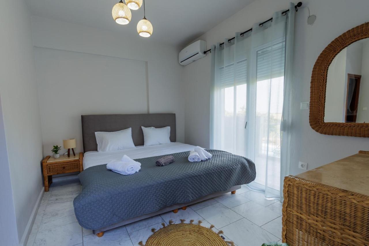 Marele Hills Apartments Nea Fokea Ngoại thất bức ảnh