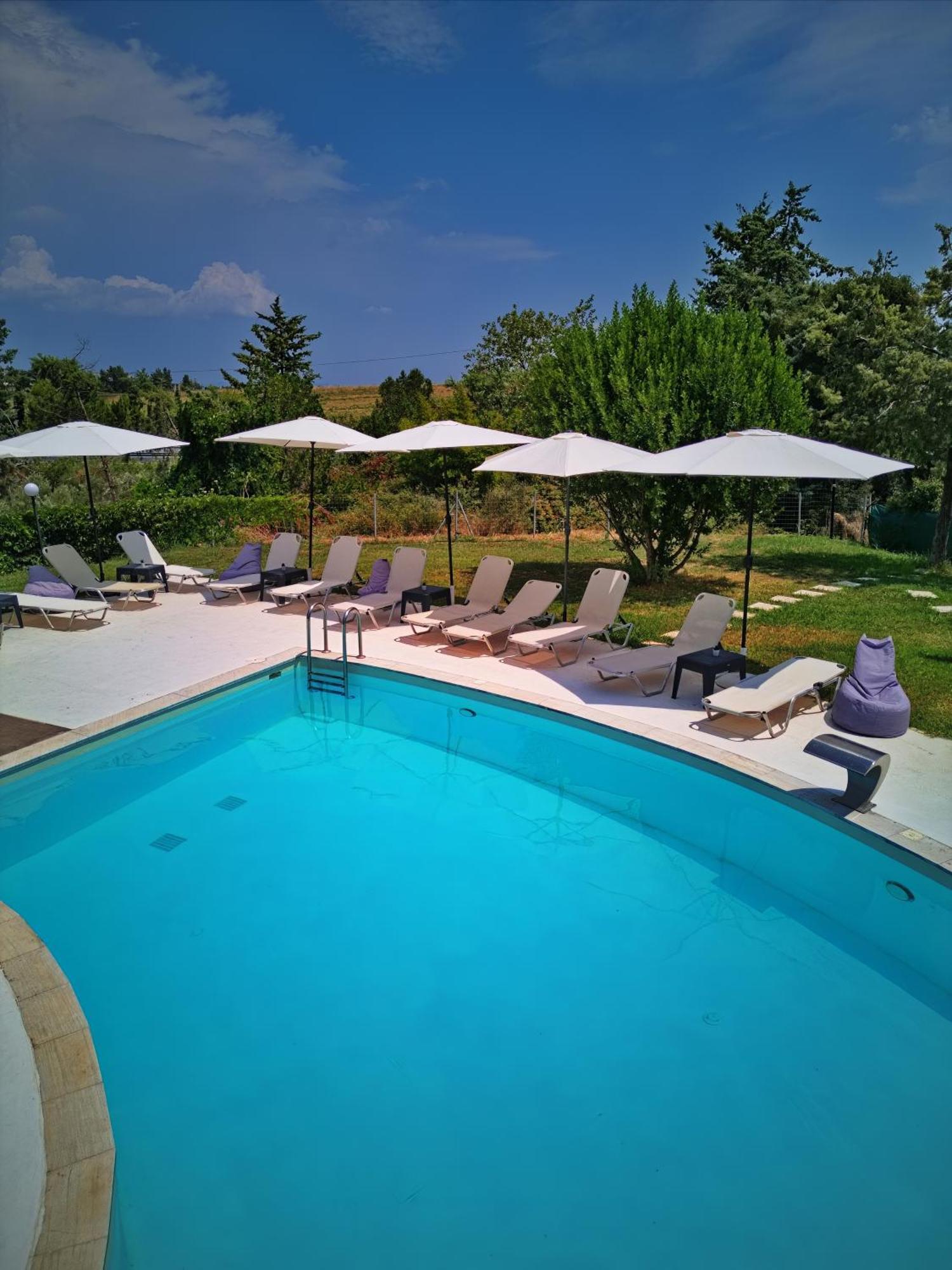 Marele Hills Apartments Nea Fokea Ngoại thất bức ảnh