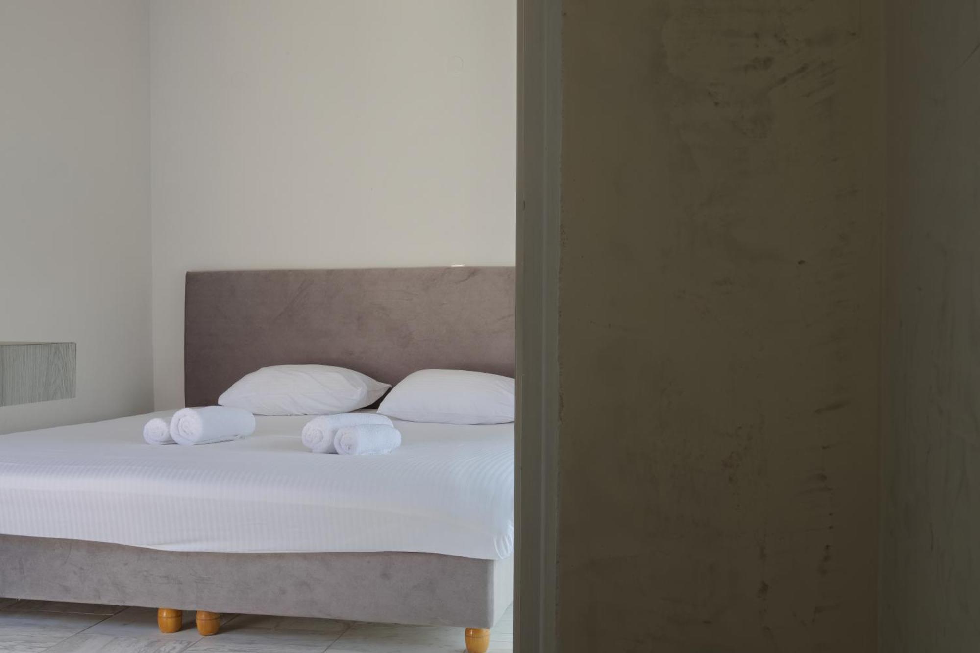 Marele Hills Apartments Nea Fokea Ngoại thất bức ảnh