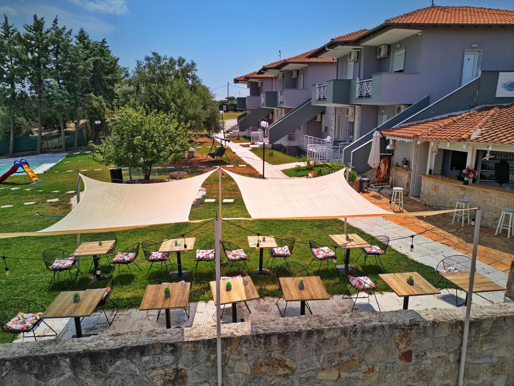 Marele Hills Apartments Nea Fokea Ngoại thất bức ảnh