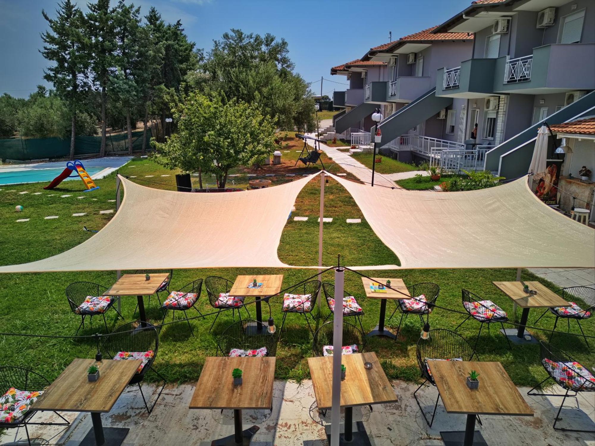 Marele Hills Apartments Nea Fokea Ngoại thất bức ảnh