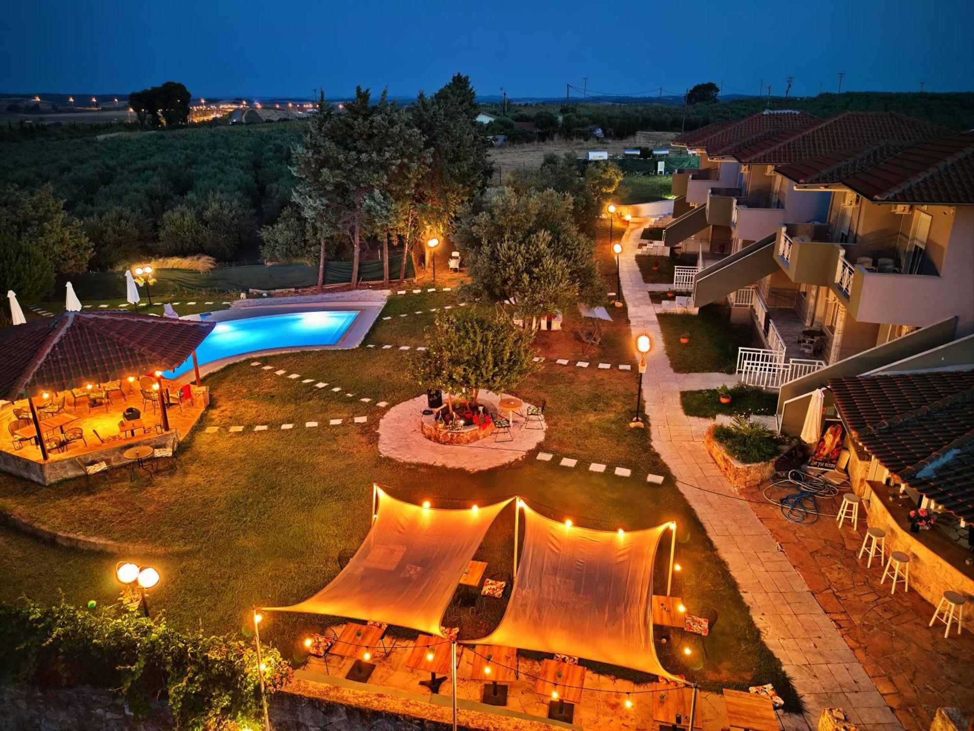 Marele Hills Apartments Nea Fokea Ngoại thất bức ảnh